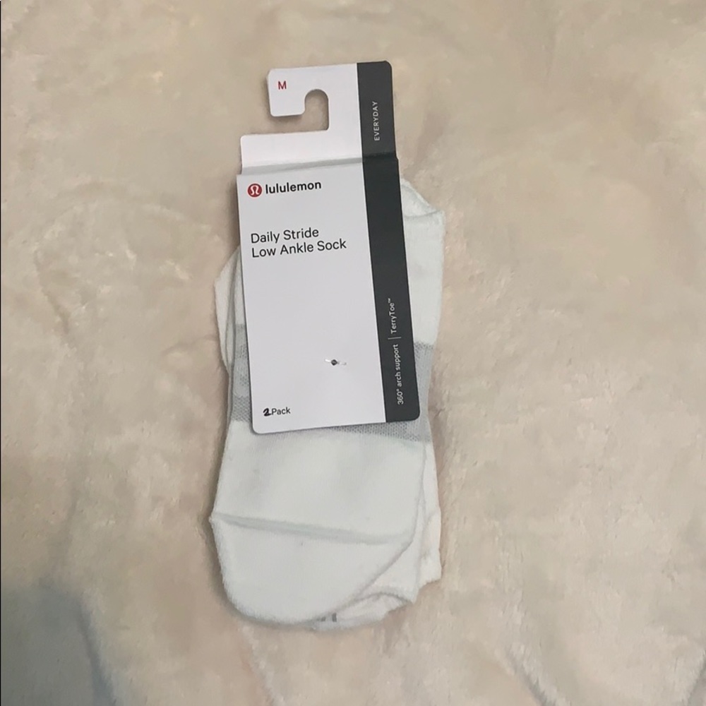 Lululemon low ankle socks